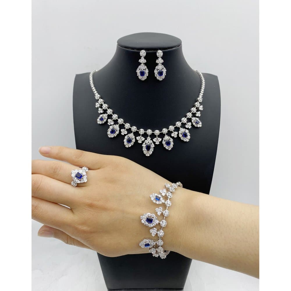 Necklace — Middle East thumbnail 2
