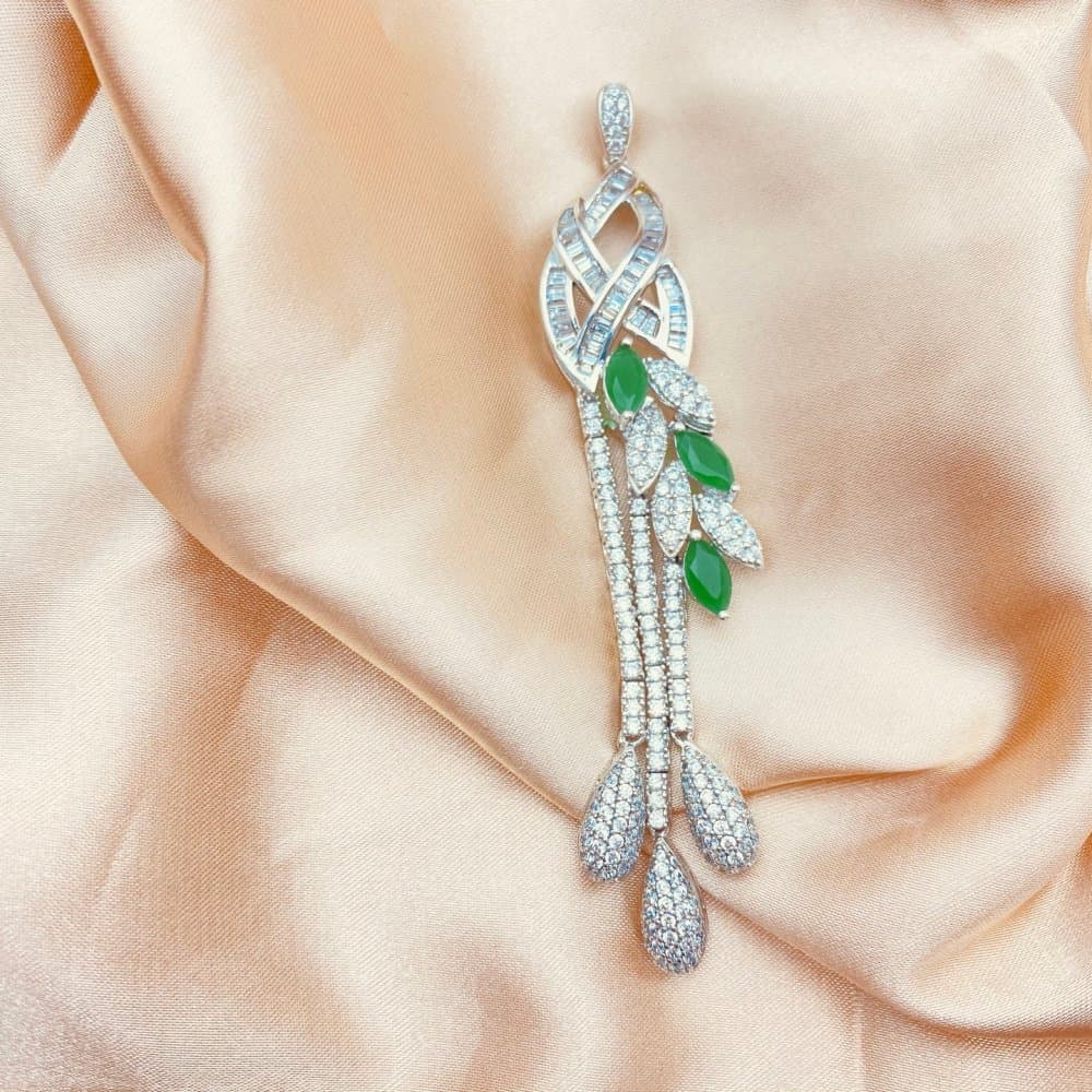 Pendant — Middle East