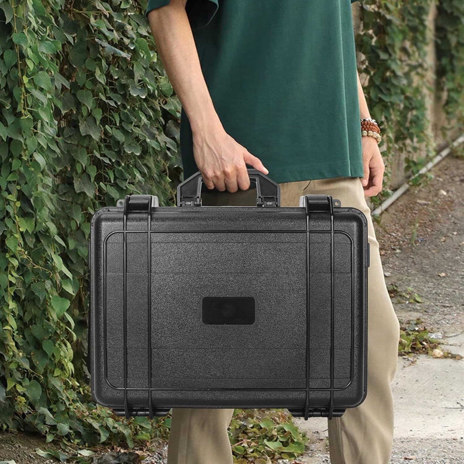 Hard-Shell Graded Comic Carrying Case with Pick-Pluck Foam thumbnail 3