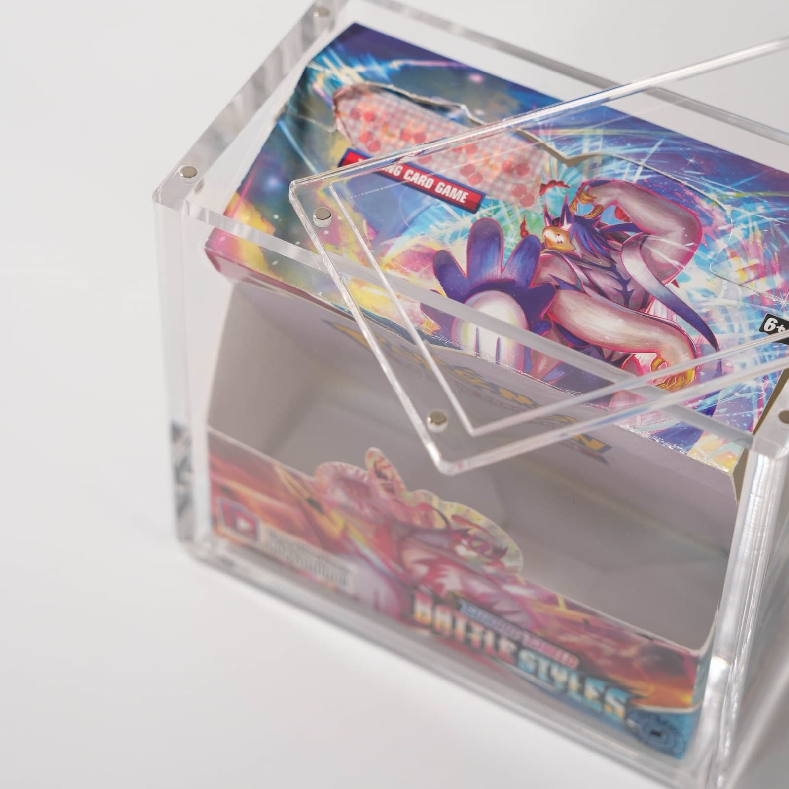 Thick Acrylic Booster Box Display Case with Magnetic Lid 缩略图 4