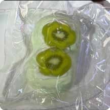 Squishy Food Stress Toy – Mochi with Kiwi Slices, Fidget Squeeze Toy, 8 × 4.4 × 5 cm 缩略图 1