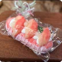 Squishy Food Stress Toy – Pink Fruit Cream Bread Loaf, Fidget Squeeze Toy, 12.7 × 5.8 × 4 cm 缩略图 1