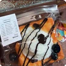 Squishy Food Stress Toy – Cream Bread with Chocolate Drizzle and Blueberries, Fidget Squeeze Toy, 220 g 缩略图 1