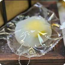 Squishy Food Stress Toy – Clear Mochi with Yellow Center, Fidget Squeeze Toy, 130 g 缩略图 1